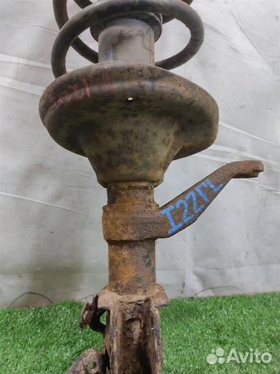 Стойка амортизатора передняя левая Honda CR-V 2