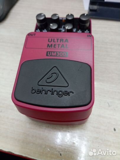 Гитарная педаль Behringer UM300