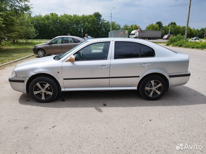 Skoda Octavia 1.6 МТ, 2008, битый, 356 164 км