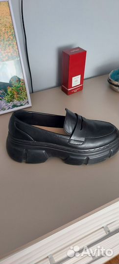 Лоферы женские