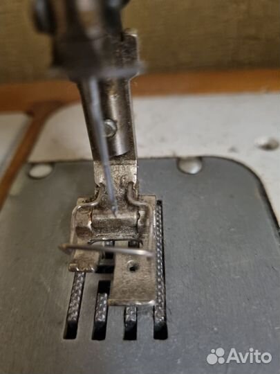 Швейная машинка Вика-1