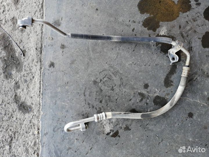 Трубка кондиционера Toyota Voxy AZR60G 8870328120