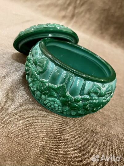 Шкатулка.Малахитовое стекло.Чехия
