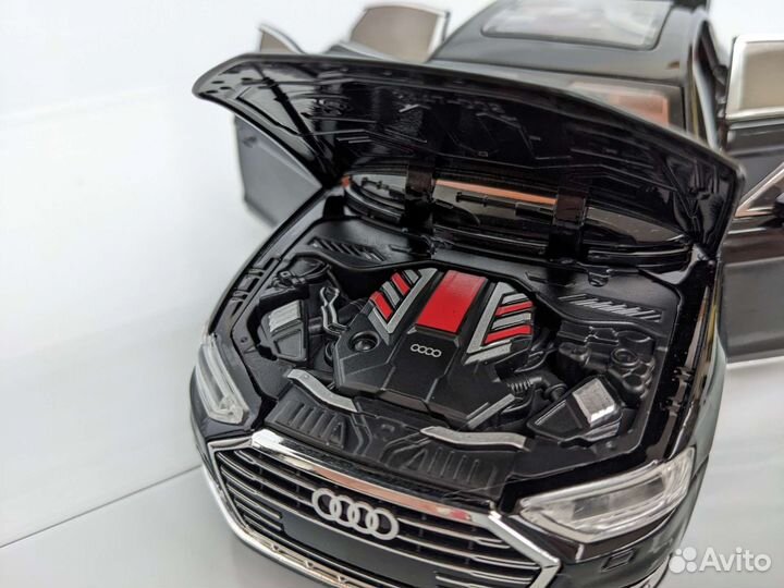 Металлическая модель автомобиля audi А8