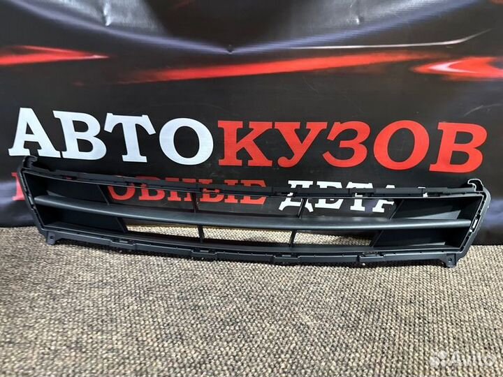 Решетка бампера Hyundai Solaris 2014-2017