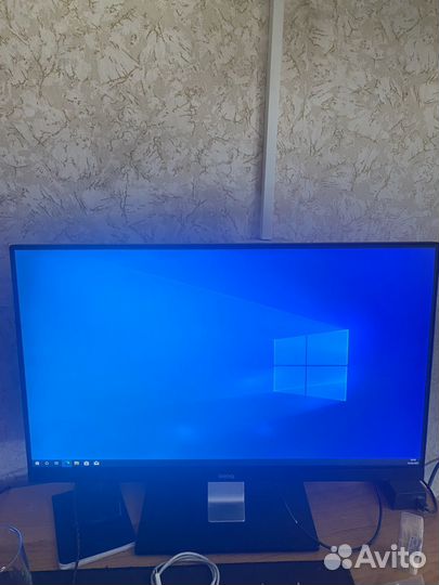 Безрамочный монитор benq 24” IPS 1920:1080 60Гц