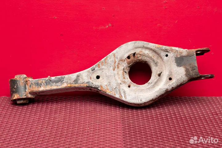 Рычаг подвески нижний задний правый Kia Ceed 1G