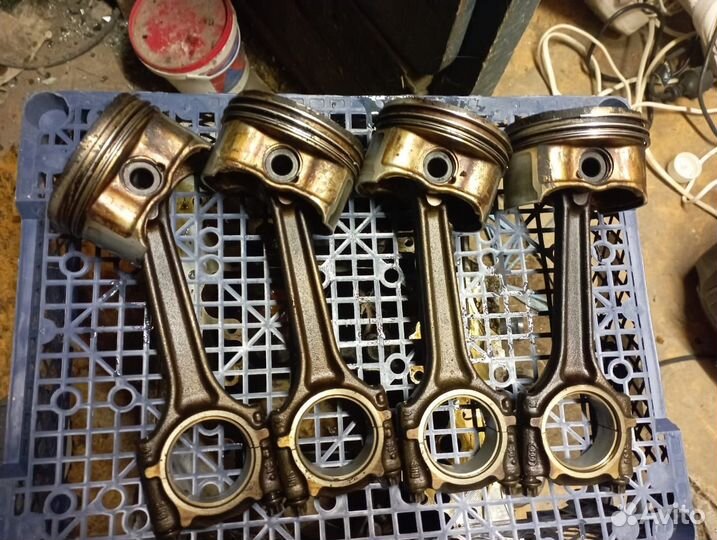 Шатуны с поршнями с двигателя BSF