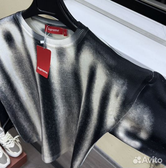 Свитер Supreme Blurred Logo Sweater