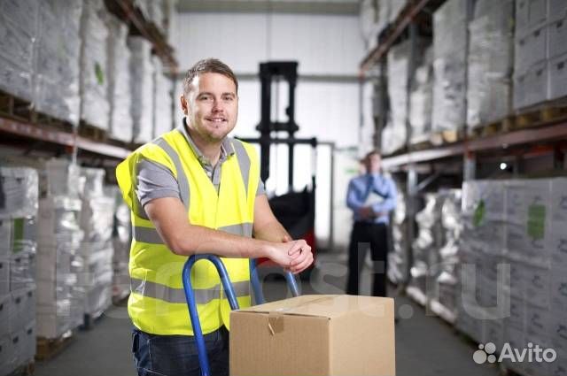 Работник производства в Новочеркасске с обедами