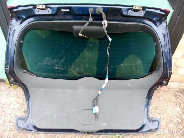 Крышка багажника Toyota Auris E150