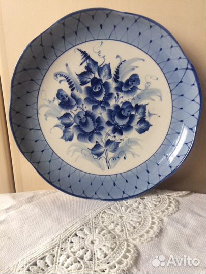 Фарфоровое блюдо гжель, молочник гжель