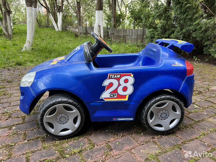 Детский автомобиль на аккумуляторе