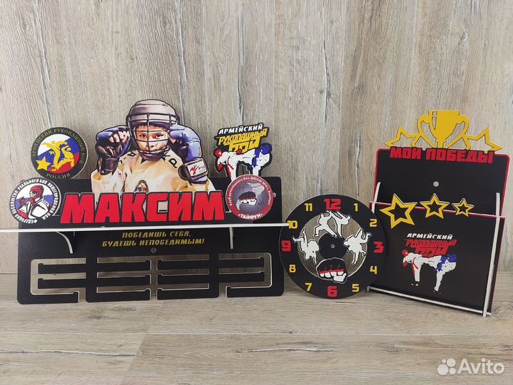 Индивидуальная медальница под заказ