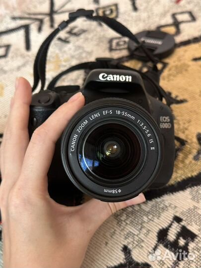 Зеркальный фотоаппарат canon 600D