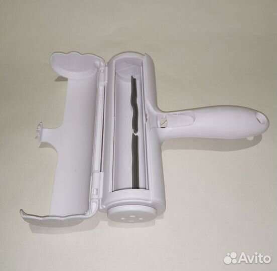 Щётка для удаления шерсти с контейнером