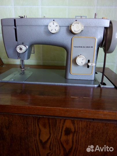 Продам швейную машинку