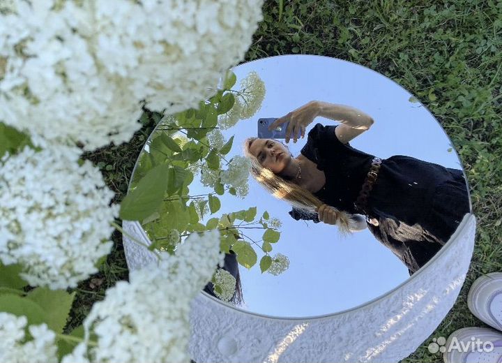 Зеркало ручной работы (луна из гипса)