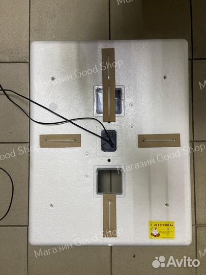 Инкубатор новый на 104 яйца