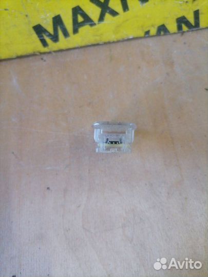 Плафон салонный Jaguar F-Pace X761 2016