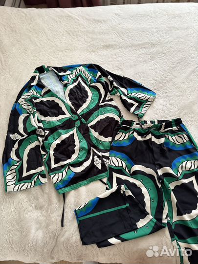 Костюм женский 42