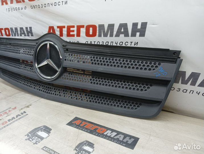 Решетка радиатора передняя Mercedes-Benz Atego 3