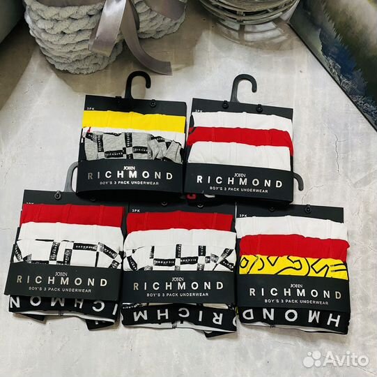 Боксеры 8-9 лет John Richmond