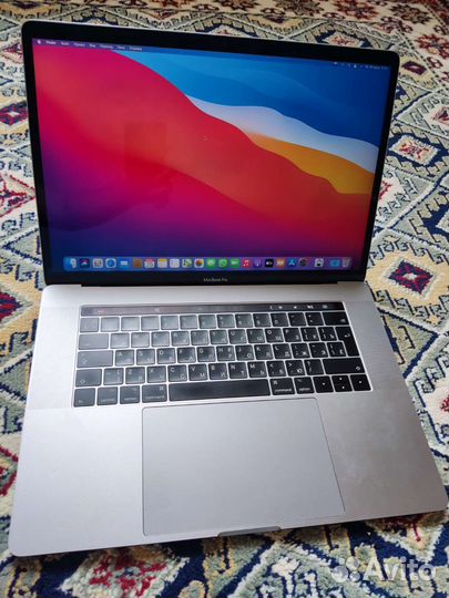 Macbook pro 15-inch,2017 256gb