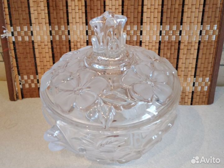 Конфетница стекло.Новая
