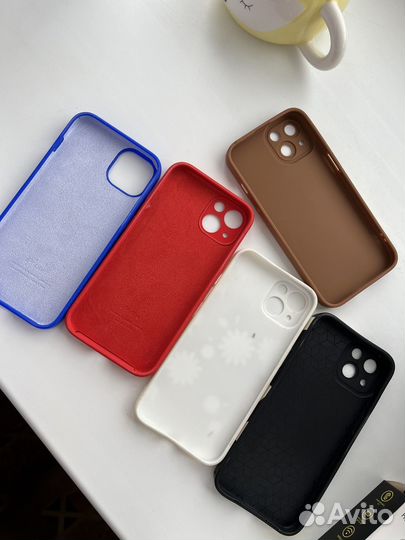 Чехлы для iPhone 13