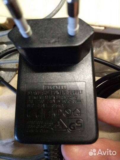 Зарядные устройства и наушники