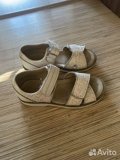 Сандалии для девочки р 28