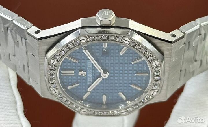 Часы Audemars Piguet Royal Oak Diamond Bezel