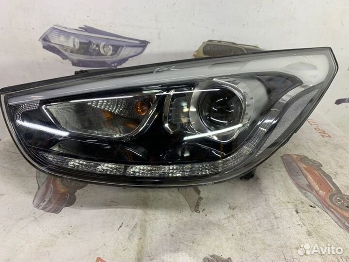 Фара левая Hyundai Ix35