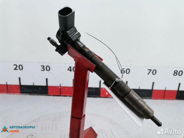 Форсунка Volkswagen Golf 5 2009 03L130277