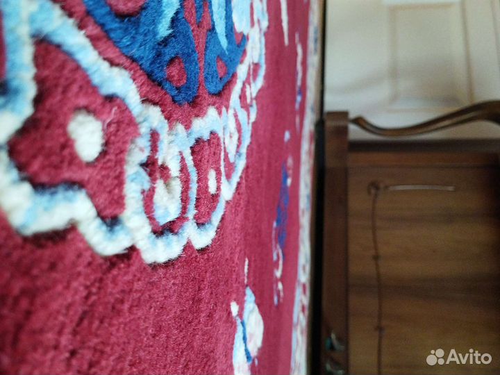Ковер шерстяной новый