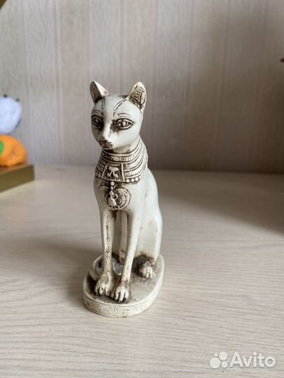 Статуэтка сфинкса из Египта