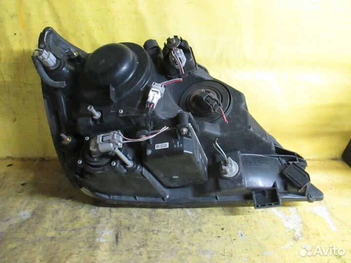 Фары Toyota Harrier MCU10W ксенон