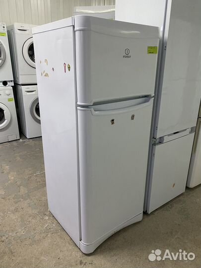 Холодильник б/у Indesit 145см