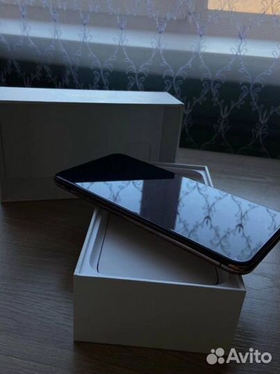 iPhone Xs, 64 ГБ