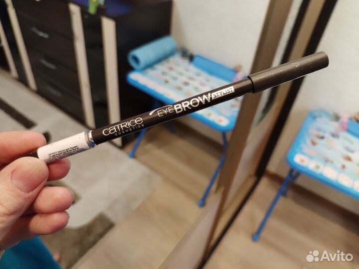Карандаш для бровей catrice