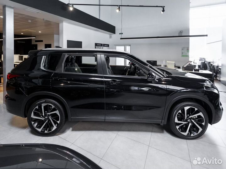 Mitsubishi Outlander 2.5 CVT, 2023