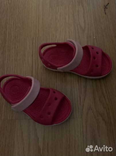 Босоножки crocs