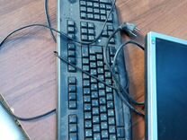 Монитор от компьютера и клавиатура