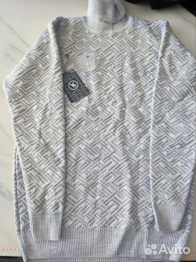 Свитер мужской