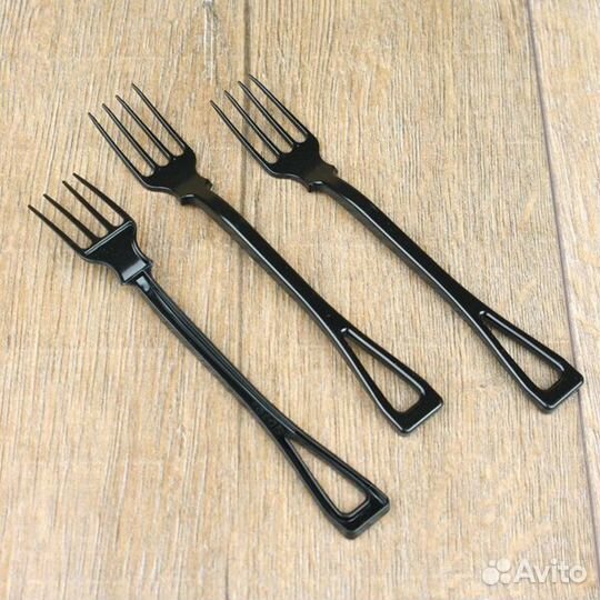 Одноразовые пластиковые приборы черные