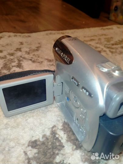 Видеокамера JVC F1.2