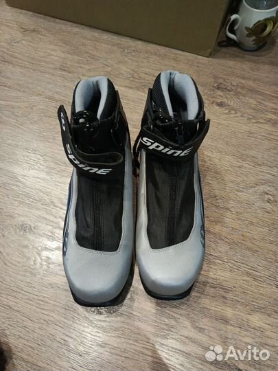 Лыжные ботинки spine