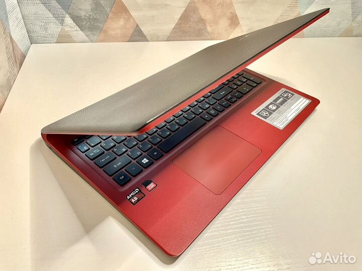 Ноутбук Acer A8/1тб/8Гб озу