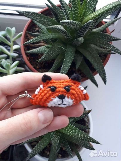 Вязаные брелоки тигры зайки лисички ручной работы